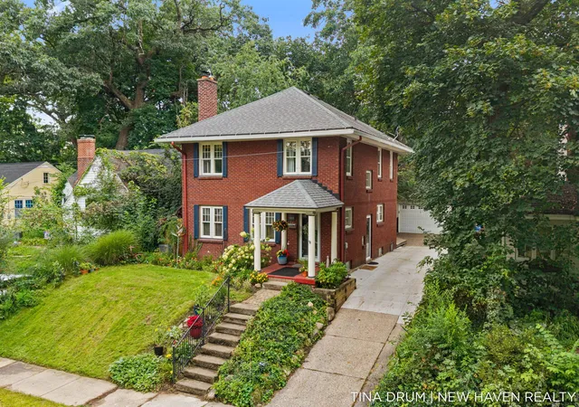 Photo 3 of Single family home for sale at 1227 SE Colorado Ave, Grand Rapids, MI 49506 | MLS# 65026048502 | Listing updated on 2026-09-13