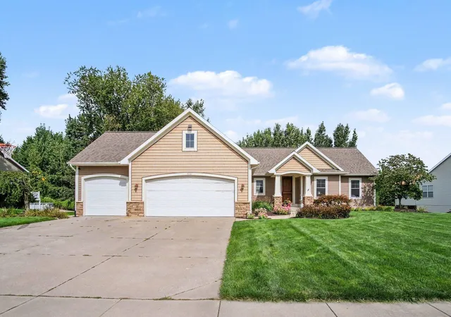 Photo 2 of Single family home for sale at 2001 Pavilion Dr Sw, Byron Center, MI 49315 | MLS# 65026048507 | Listing updated on 2026-09-14