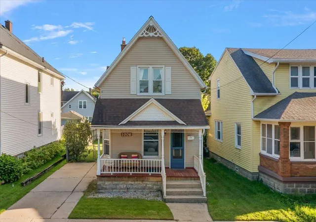 Single family home for sale at 1006 Hovey St SW, Grand Rapids, MI 49504 | MLS# 65026048500