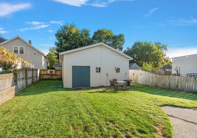 Photo 2 of Single family home for sale at 1006 Hovey St SW, Grand Rapids, MI 49504 | MLS# 65026048500 | Listing updated on 2026-09-11