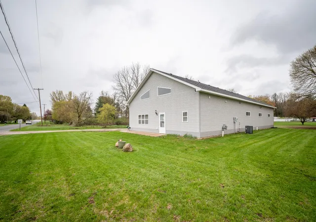 Photo 3 of Single family home for sale at 410 S Division St, Hersey, MI 49639 | MLS# 81026048498 | Listing updated on 2026-09-11