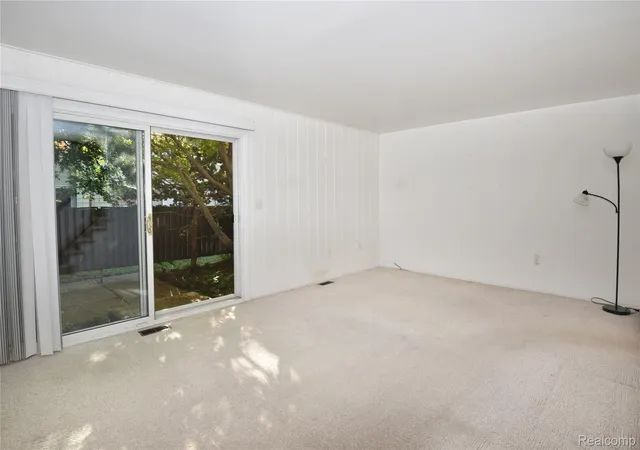 Photo 3 of Condo for sale at 1938 Torquay Ave, Royal Oak, MI 48073 | MLS# 20261073521 | Listing updated on 2026-09-12