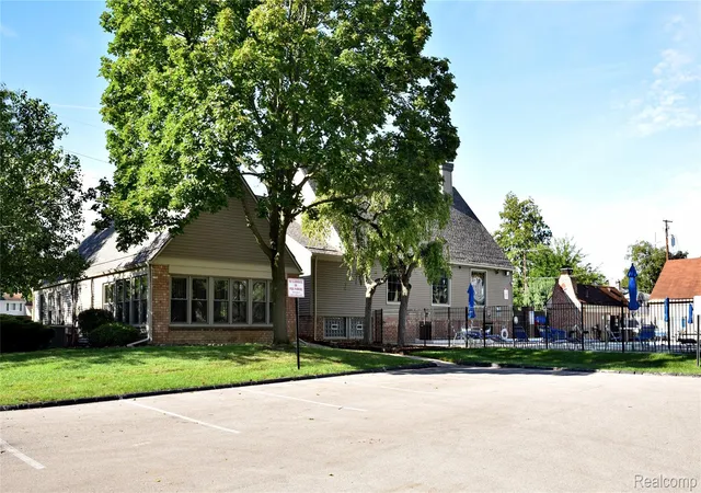Photo 31 of Condo for sale at 1938 Torquay Ave, Royal Oak, MI 48073 | MLS# 20261073521 | Listing updated on 2026-09-12