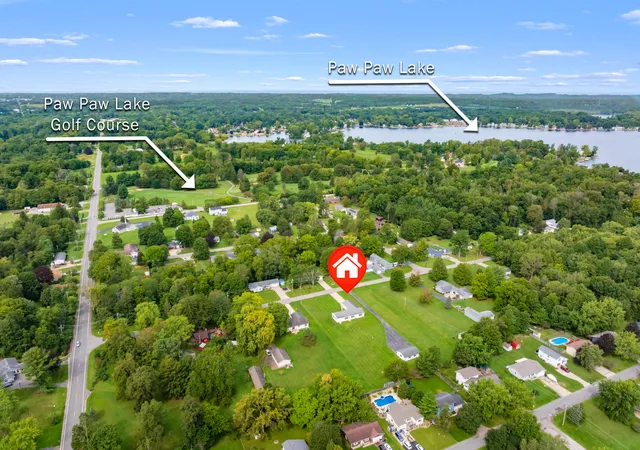 Photo 3 of Single family home for sale at 4551 Huntoon Ave, Watervliet, MI 49098 | MLS# 69026048508 | Listing updated on 2026-09-11