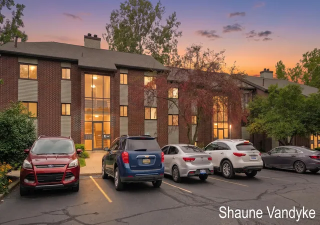 Condo for sale at 3400 Devonwood Hills NE #E, Grand Rapids, MI 49525 | MLS# 65026048511