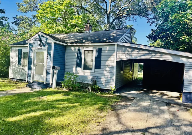 Photo 2 of Single family home for sale at 2405 Riordan St, Muskegon, MI 49444 | MLS# 71026048513 | Listing updated on 2026-09-11