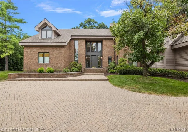 Single family home for sale at 4740 W Wickford, Bloomfield Hills, MI 48302 | MLS# 20261073534