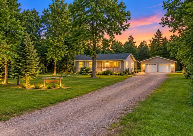 Photo 2 of Single family home for sale at 116 Hilltop Dr, Roscommon, MI 48653 | MLS# 77080073456 | Listing updated on 2026-10-05