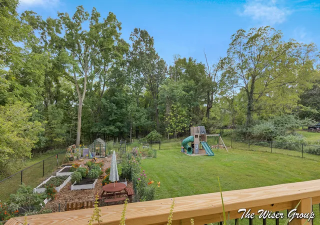 Photo 3 of Single family home for sale at 1910 Knapp St Ne, Grand Rapids, MI 49505 | MLS# 65026048526 | Listing updated on 2026-09-11