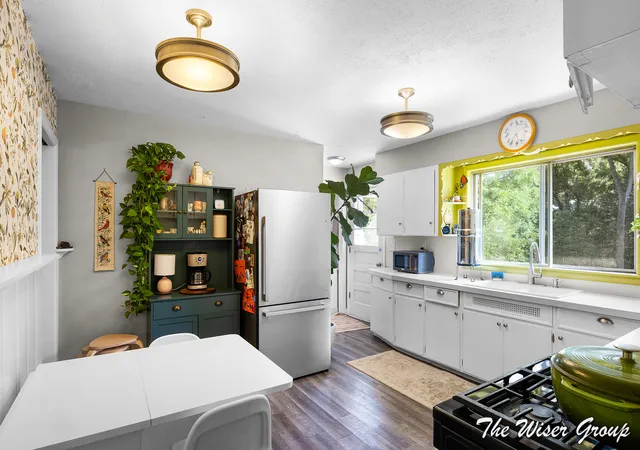 Photo 3 of Single family home for sale at 1910 Knapp St NE, Grand Rapids, MI 49505 | MLS# 65026048526 | Listing updated on 2026-09-11