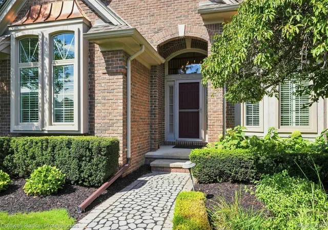 Photo 3 of Single family home for sale at 3751 Lake Forest Dr, Sterling Heights, MI 48314 | MLS# 20261073553 | Listing updated on 2026-10-13