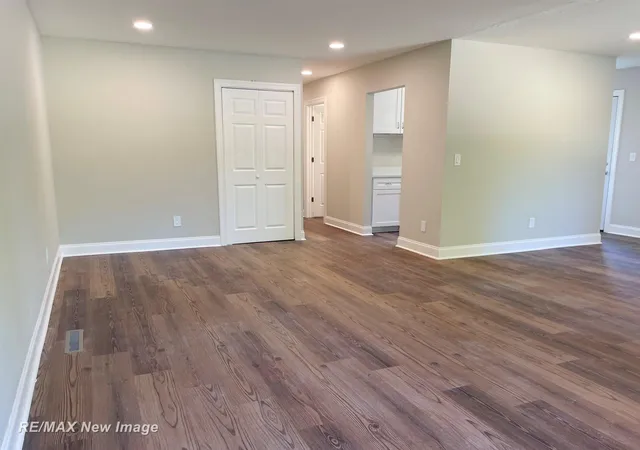 Photo 3 of Single family home for sale at 417 S 19th Street, Saginaw, MI 48601 | MLS# 61050221549 | Listing updated on 2026-09-16