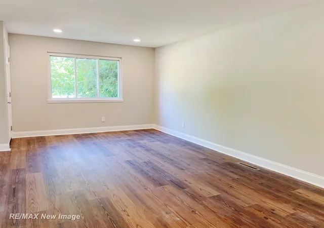 Photo 3 of Single family home for sale at 417 S 19th Street, Saginaw, MI 48601 | MLS# 61050221549 | Listing updated on 2026-09-16