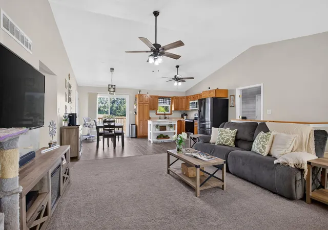 Photo 3 of Single family home for sale at 4722 Root Sta Rd, Jackson, MI 49201 | MLS# 55026048528 | Listing updated on 2026-09-11