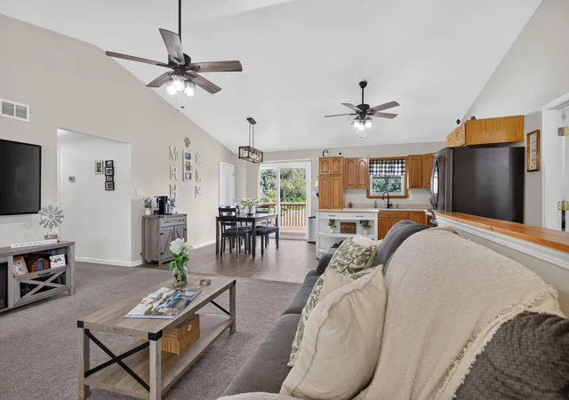 Photo 3 of Single family home for sale at 4722 Root Sta Rd, Jackson, MI 49201 | MLS# 55026048528 | Listing updated on 2026-09-11