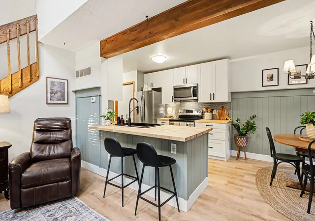 Photo 4 of Condo for sale at 17511 Parkwood Dr #B, Spring Lake, MI 49456 | MLS# 71026048533 | Listing updated on 2026-09-14