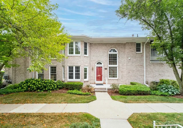 Photo 1 of Condo for sale at 172 Windwood Pointe Ave, Saint Clair Shores, MI 48080 | MLS# 58050221556 | Listing updated on 2026-09-11