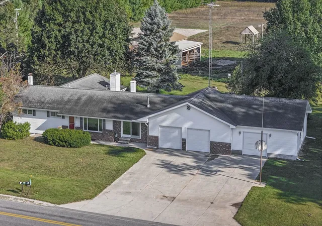 Photo 1 of Single family home for sale at 351 E Kasson Rd, Maple City, MI 49664 | MLS# 78080073458 | Listing updated on 2026-09-14
