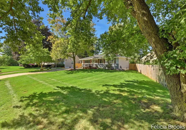 Photo 3 of Single family home for sale at 457 Parkside Ave Nw, Grand Rapids, MI 49534 | MLS# 65026048552 | Listing updated on 2026-09-11