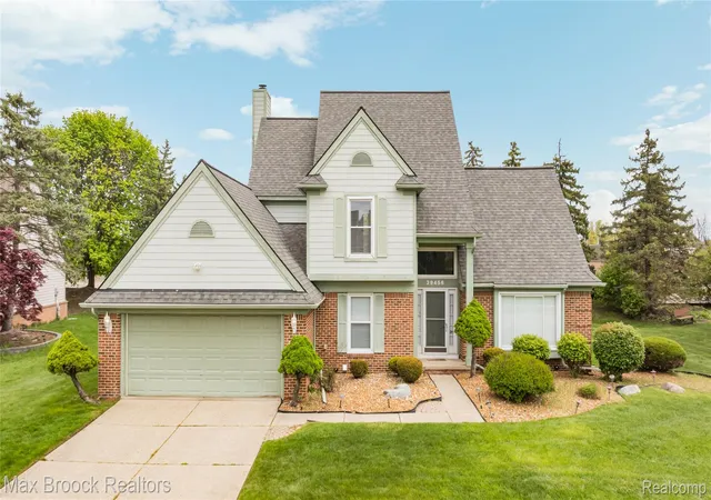 Photo 2 of Single family home for sale at 39456 Squire Rd, Novi, MI 48375 | MLS# 20261073583 | Listing updated on 2026-09-12