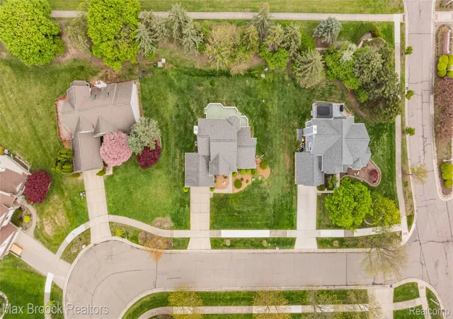 Photo 3 of Single family home for sale at 39456 Squire Rd, Novi, MI 48375 | MLS# 20261073583 | Listing updated on 2026-09-12