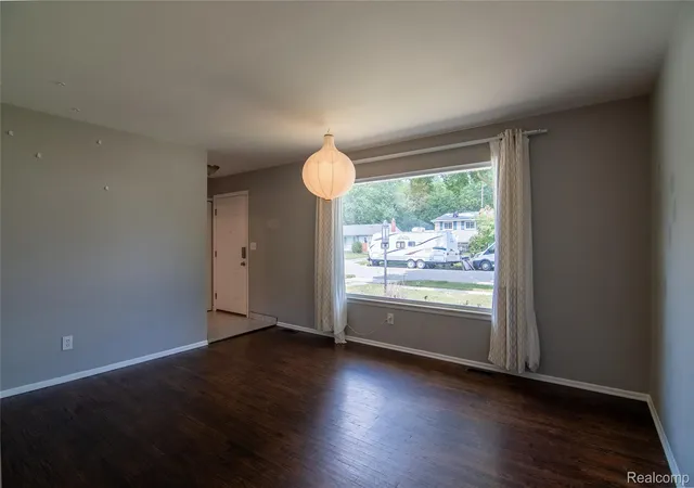 Photo 4 of Single family home for sale at 2858 Marshall St, Ann Arbor, MI 48108 | MLS# 20261073586 | Listing updated on 2026-09-11