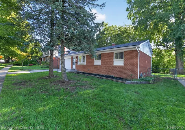 Photo 2 of Single family home for sale at 1582 Stephens Dr, Ypsilanti, MI 48198 | MLS# 20261073589 | Listing updated on 2026-09-11