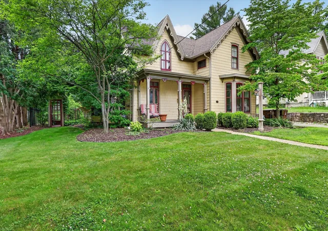 Photo 3 of Single family home for sale at 347 N Madison St, Marshall, MI 49068 | MLS# 64026048561 | Listing updated on 2026-09-17
