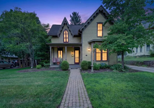 Photo 4 of Single family home for sale at 347 N Madison St, Marshall, MI 49068 | MLS# 64026048561 | Listing updated on 2026-09-17