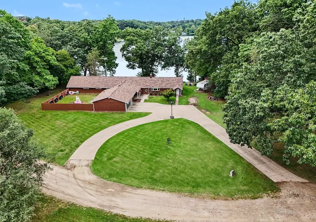 Photo 2 of Single family home for sale at 732 Community Dr, Battle Creek, MI 49014 | MLS# 66026048565 | Listing updated on 2026-09-11