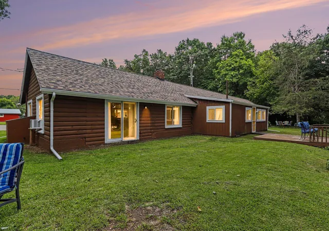 Photo 3 of Single family home for sale at 732 Community Dr, Battle Creek, MI 49014 | MLS# 66026048565 | Listing updated on 2026-09-11