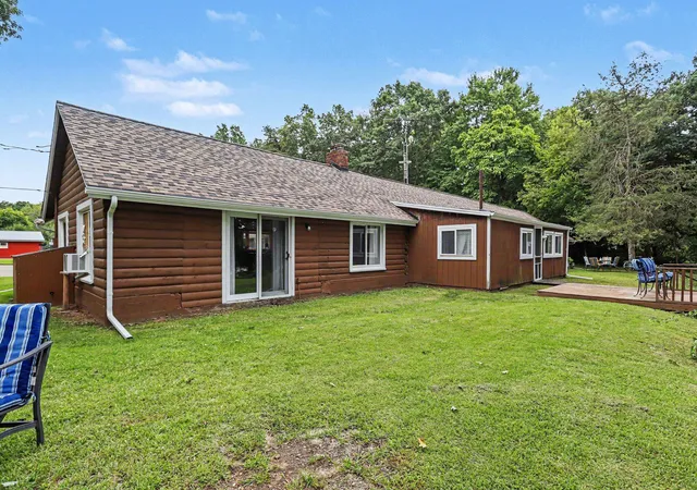 Photo 3 of Single family home for sale at 732 Community Dr, Battle Creek, MI 49014 | MLS# 66026048565 | Listing updated on 2026-09-11
