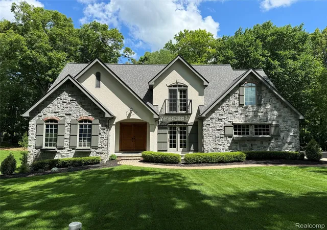 Photo 1 of Sale Pending at 11246 Honeysuckle Ct, Fenton, MI 48430 | MLS# 20261073598 | Listing updated on 2026-09-14