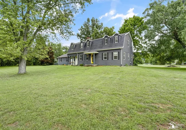 Photo 2 of Single family home for sale at 14974 Ida Ctr Rd, Petersburg, MI 49270 | MLS# 57050221567 | Listing updated on 2026-09-14