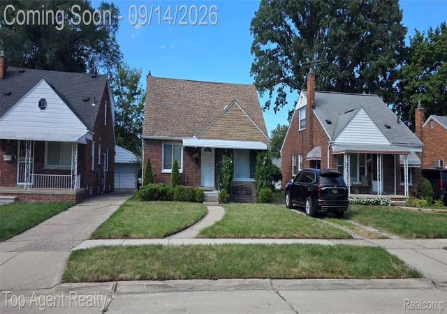 Photo 2 of Single family home for sale at 16735 Lincoln Ave Se, Eastpointe, MI 48021 | MLS# 20261073603 | Listing updated on 2026-09-16