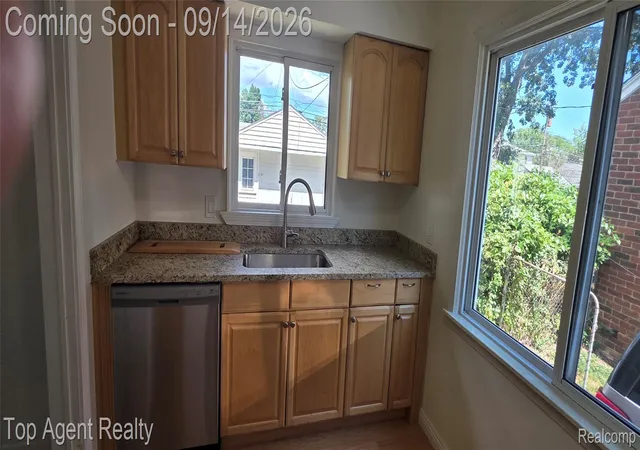 Photo 4 of Single family home for sale at 16735 Lincoln Ave SE, Eastpointe, MI 48021 | MLS# 20261073603 | Listing updated on 2026-09-16