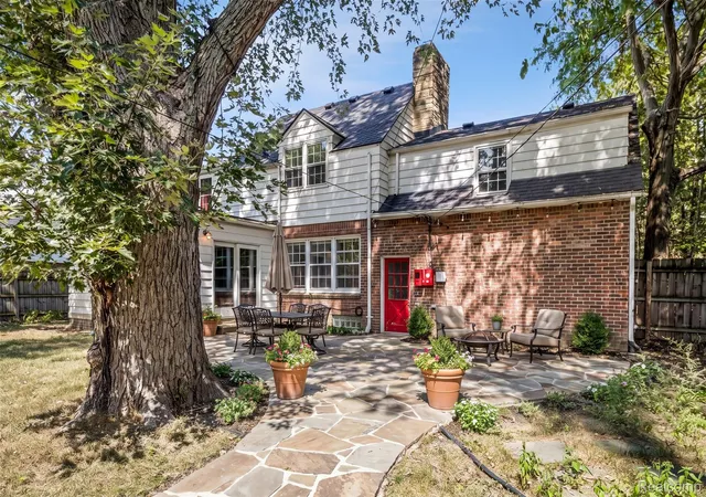 Photo 4 of Single family home for sale at 18753 San Diego Blvd, Lathrup Village, MI 48076 | MLS# 20261073607 | Listing updated on 2026-10-16