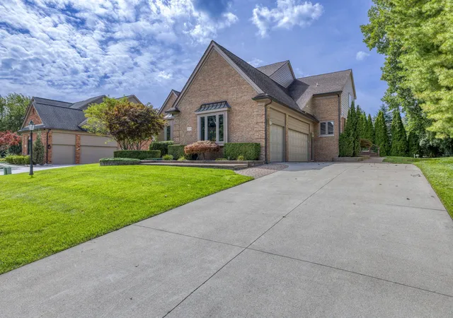 Photo 1 of Sale Pending at 3972 Greenwood St, Rochester Hills, MI 48309 | MLS# 81026048571 | Listing updated on 2026-09-29