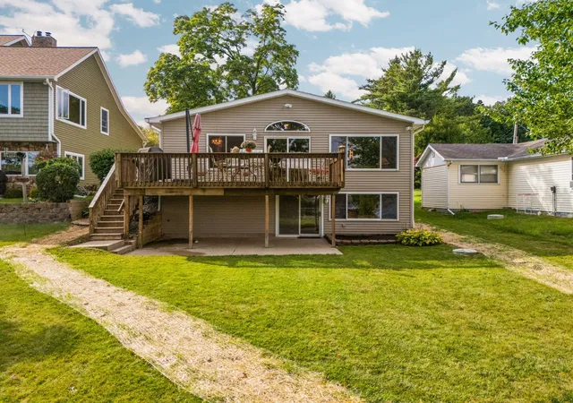 Photo 3 of Single family home for sale at 113 Watt Rd, Lyndon Township Washtenaw, MI 48137 | MLS# 81026048575 | Listing updated on 2026-09-21