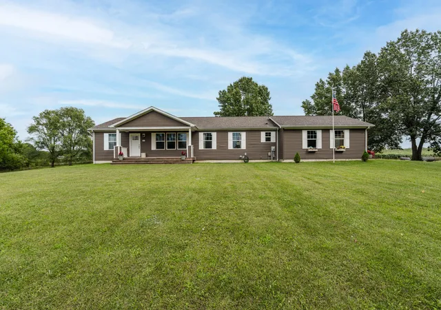 Photo 3 of Single family home for sale at 6048 Territorial Rd, Benton Harbor, MI 49022 | MLS# 69026048576 | Listing updated on 2026-09-14