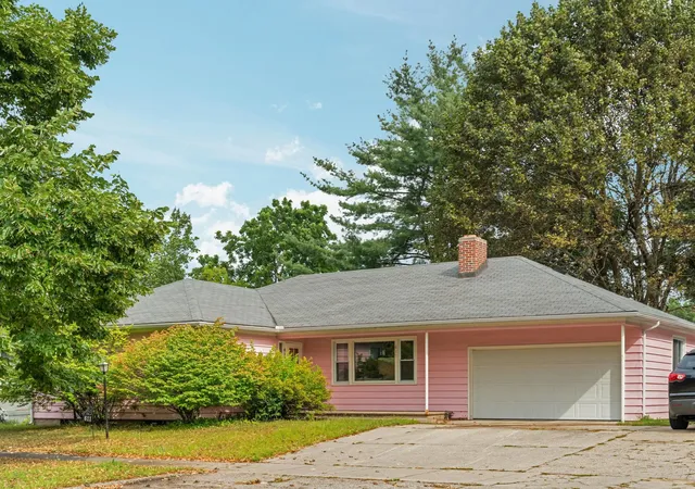 Single family home for sale at 611 Washington St, Cadillac, MI 49601 | MLS# 78080073466