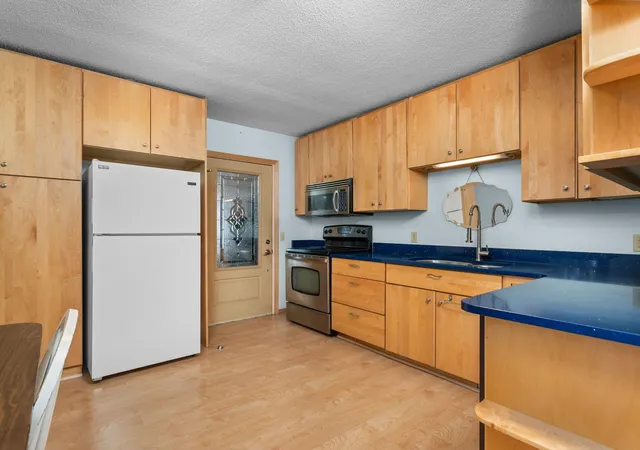 Photo 2 of Single family home for sale at 611 Washington St, Cadillac, MI 49601 | MLS# 78080073466 | Listing updated on 2026-09-15