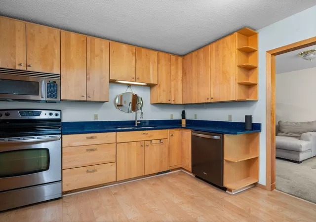 Photo 3 of Single family home for sale at 611 Washington St, Cadillac, MI 49601 | MLS# 78080073466 | Listing updated on 2026-09-15