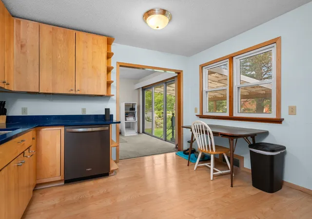 Photo 3 of Single family home for sale at 611 Washington St, Cadillac, MI 49601 | MLS# 78080073466 | Listing updated on 2026-09-15