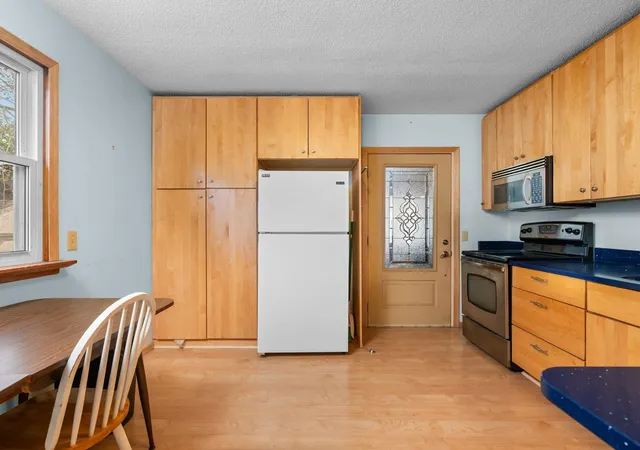 Photo 4 of Single family home for sale at 611 Washington St, Cadillac, MI 49601 | MLS# 78080073466 | Listing updated on 2026-09-15