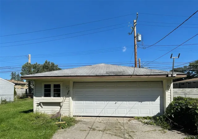 Photo 3 of Single family home for sale at 26360 Clarita, Redford, MI 48240 | MLS# 20261073621 | Listing updated on 2026-10-17