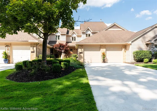 Listing Photo 4 - Condo for sale in building located at 18048 Blue Heron Dr W, Northville, MI 48168