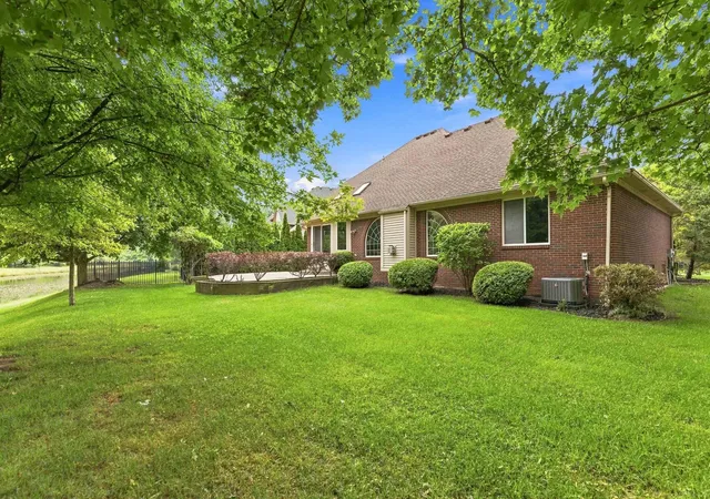 Photo 3 of Single family home for sale at 28754 Coleridge St, Harrison Township, MI 48045 | MLS# 58050221576 | Listing updated on 2026-09-12