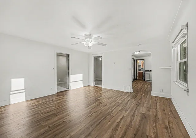 Photo 3 of Single family home for sale at 617 Wright St Ne, Grand Rapids, MI 49505 | MLS# 65026048585 | Listing updated on 2026-09-13