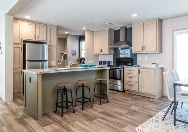 Photo 3 of Single family home for sale at 817 Hammont St, Owosso, MI 48867 | MLS# 55026048589 | Listing updated on 2026-09-12